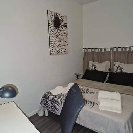 3 Pieces Proche Parking * Νίκαια